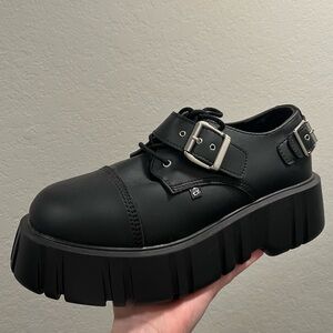 Tuk Men’s shoe